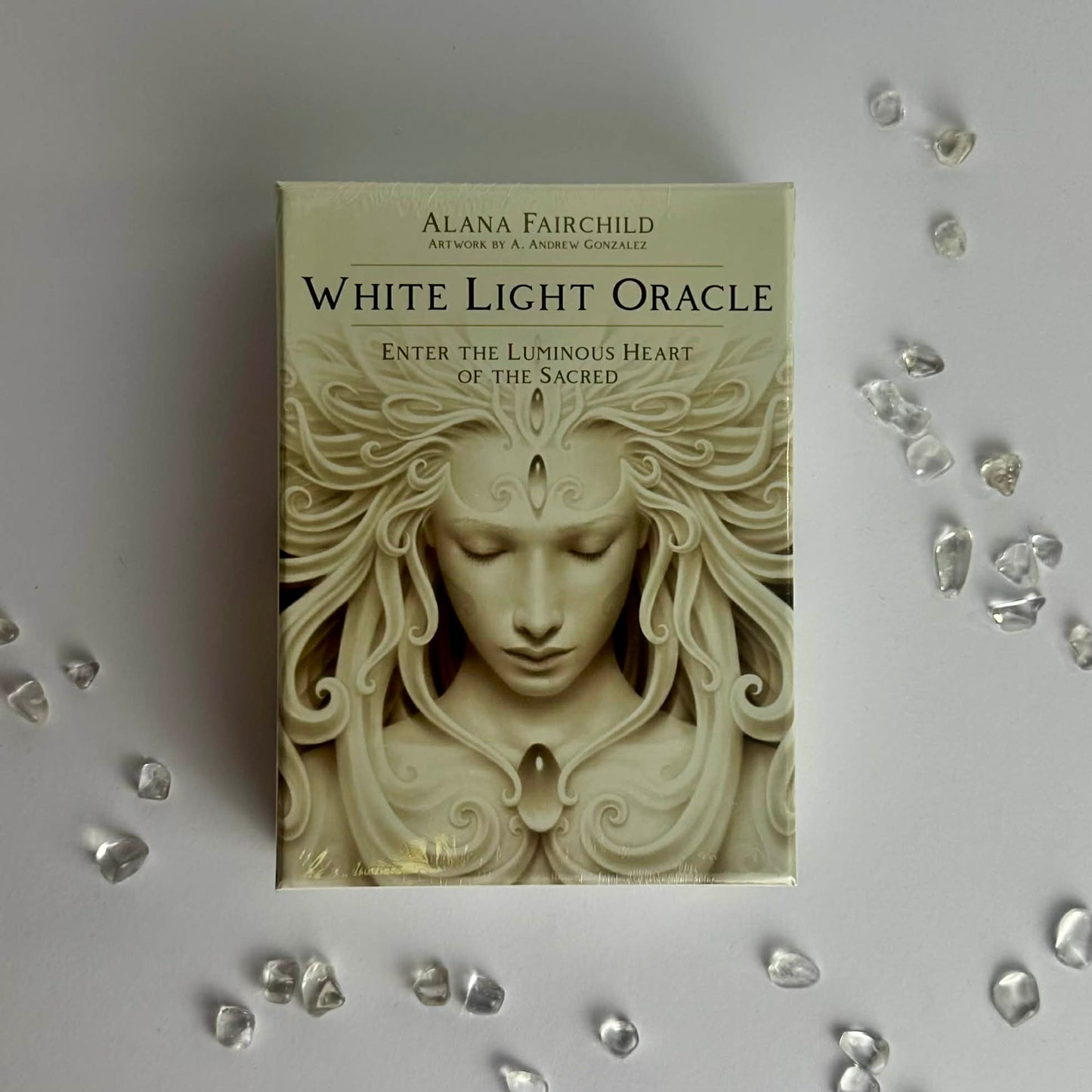 White Light Oracle: Enter the Luminous Heart of the Sacred